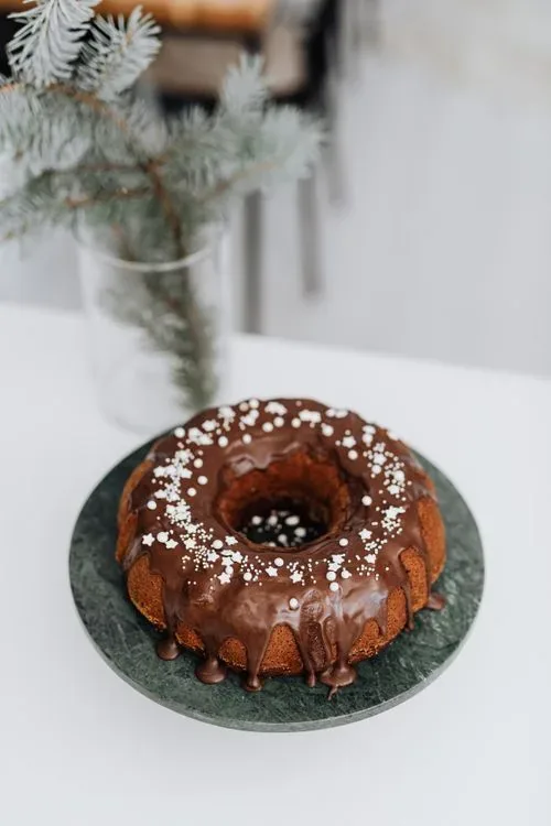 Bolo formigueiro com gotas de chocolate