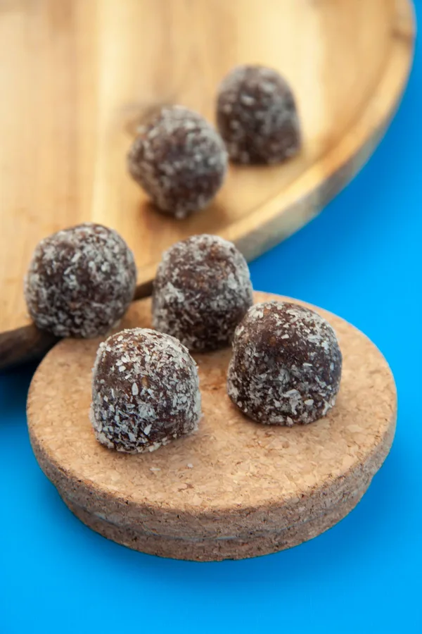 Bombons de coco com chocolate