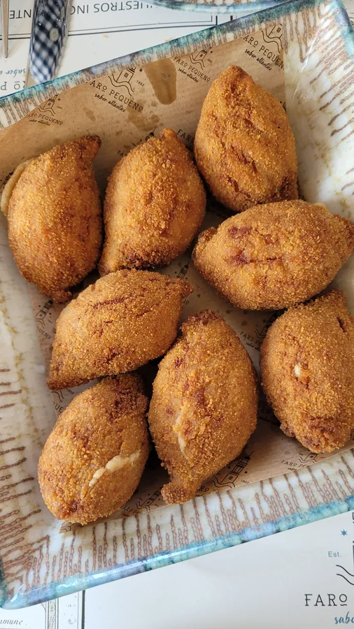 Coxinha dourada na airfryer