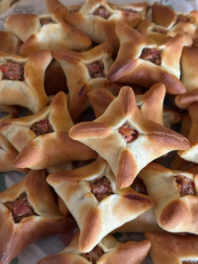 Esfirras de carne assadas