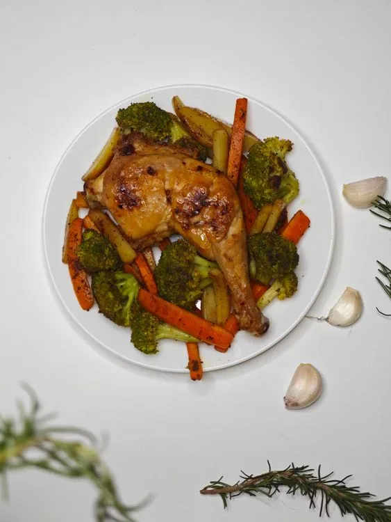 Frango assado com batatas