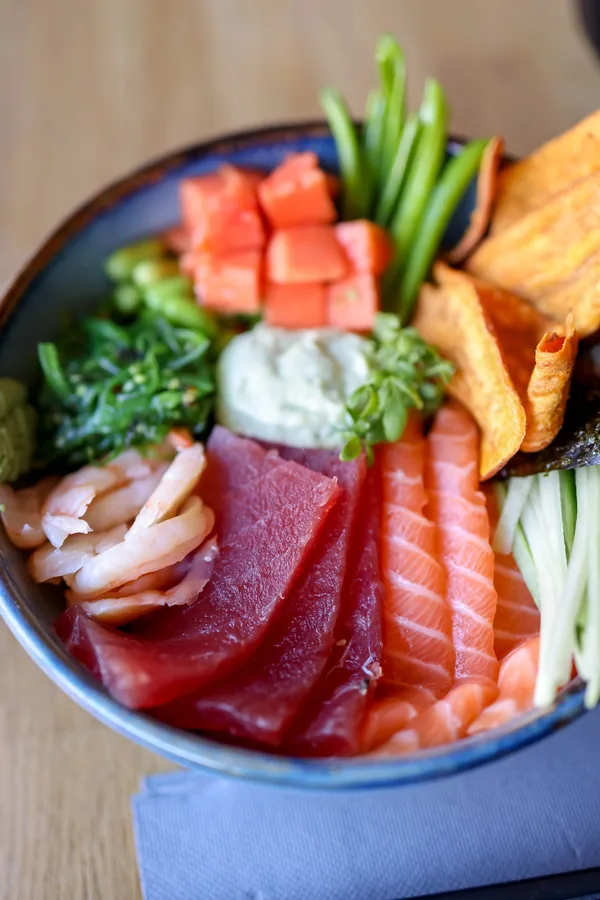 Poke de salmão e atum